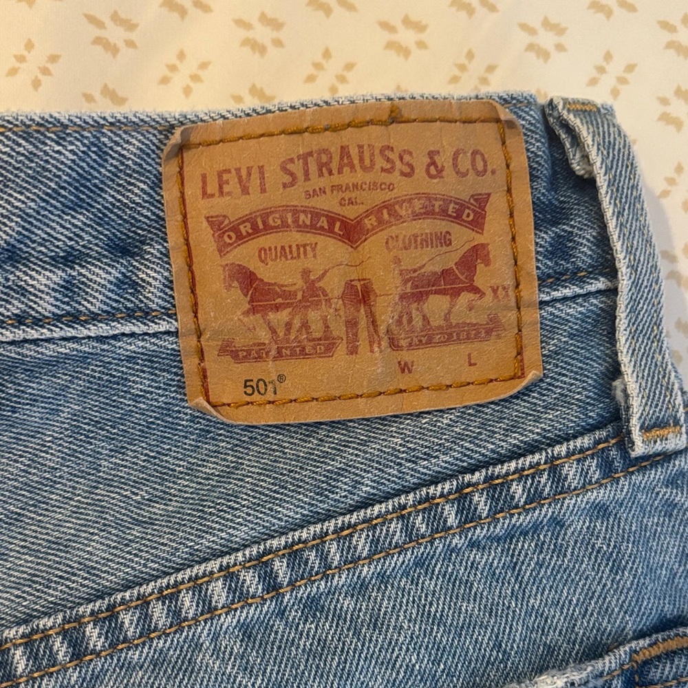 Levi’s 501 shorts - Picture 3 of 5